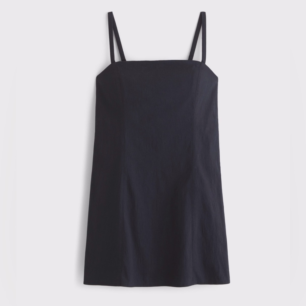 Abercrombie and Fitch Bra-Free Everyday Skort - Picture 3 of 8